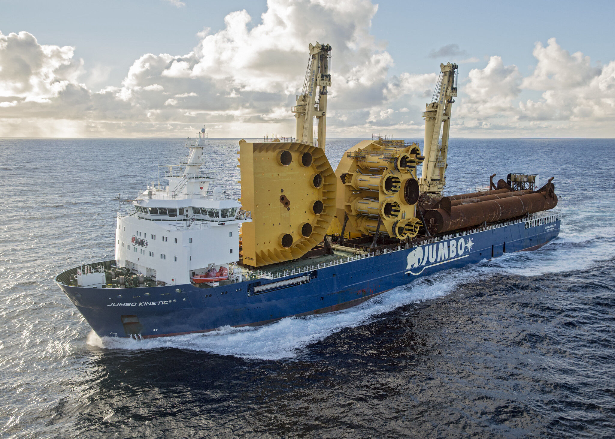 Taşmalı yük kiralama hizmetleri gemi chartering